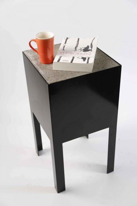 Deze uitvoering kan ook gebruikt worden als plantenbak, als de tegel verwijderd wordt. Zie foto hieronder.